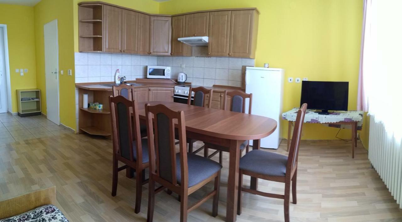 Apartman Utvina Bagian luar foto